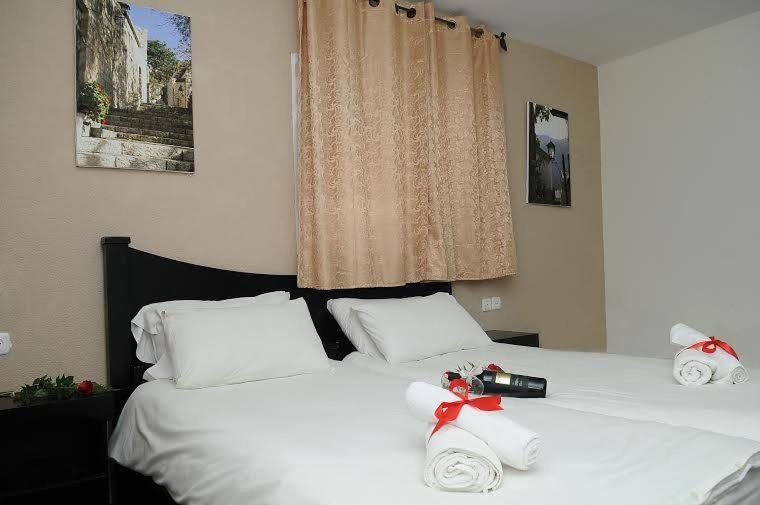 Hametsuda Hotel Safed Quarto foto